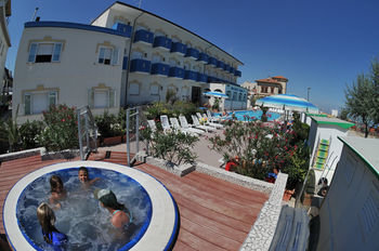 Hotel Diana Viserbella di Rimini Εξωτερικό φωτογραφία